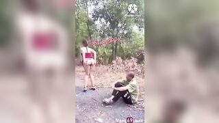 Độc lạ MyHanh2000, dâng lồn lên mặt chú bán vé số may mắn siêu dâm