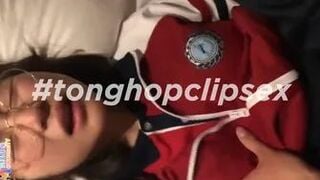 Sinh viên tin lời bạn trai chụp ảnh sex 2