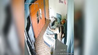 Hack cam vợ chồng đang mặn nồng thì con vào gõ cửa
