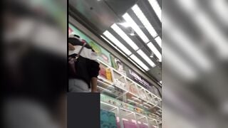uay lén dưới váy gái xinh có bé còn không mặc quần lót - phần 6