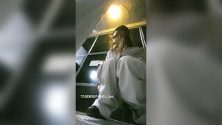 Quay lén, Nữ sinh lồn rậm lông đi đái loli mình dây