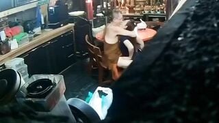 Thầy ông nội phiên bản thái lan dắt phật tử về chùa đụ.