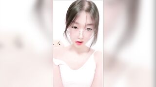 Gái Xinh Kính Cận Non Dâm Thủ Dâm Sướng Rên Rỉ Chảy Nhớt