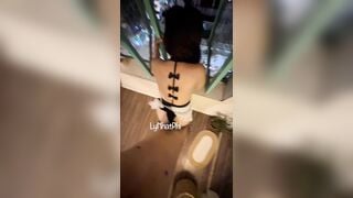 vừa chổng mông địt em vừa ngắm phố phường
