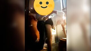 Tranh thủ làm nháy lúc con em họ đang học bài