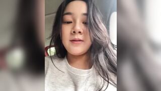 Em rau chubby vú to lồn múp thủ dâm trên ô tô dâm đãng phần 1