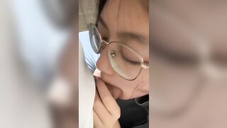 Bú cu cho bạn thân giờ nghỉ trưa
